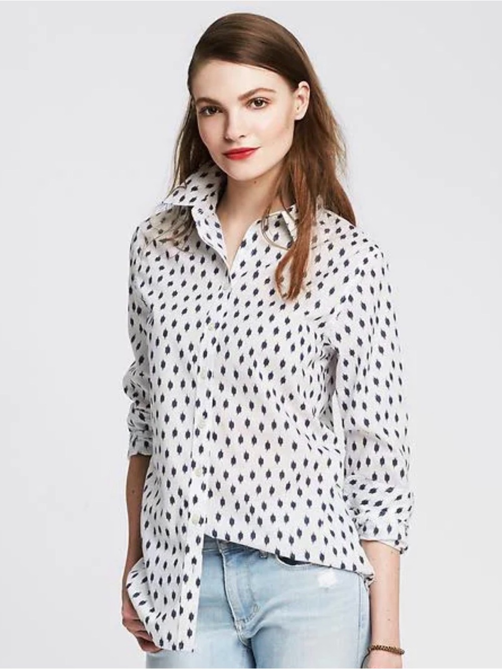 Banana Republic M White Button-Up Shirt with Navy Ikat Brushprint 100% cotton - Picture 2 of 13